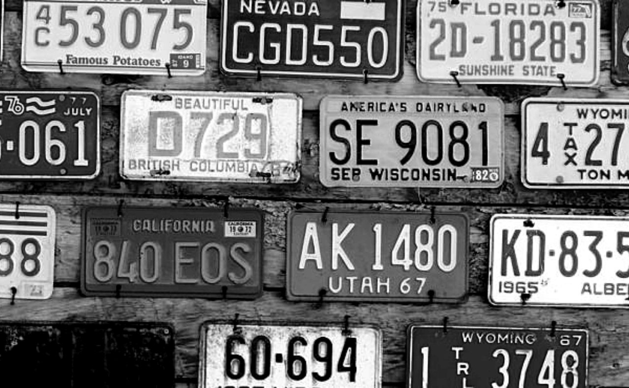 Cómo cambiar las placas del carro
